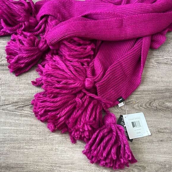 Echo Design Maxi Tassel Scarf (Indian Rose) - Picture 3 of 4